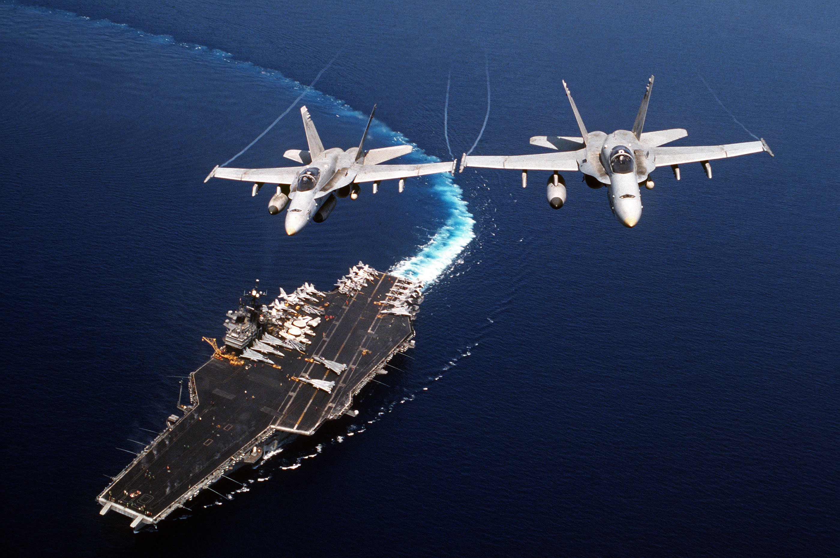 Two U.S. Navy Aircraft Crash Within 30 Minutes in South China Sea — All Crew Members Miraculously Rescued image 2